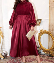 Load image into Gallery viewer, Perrie gown